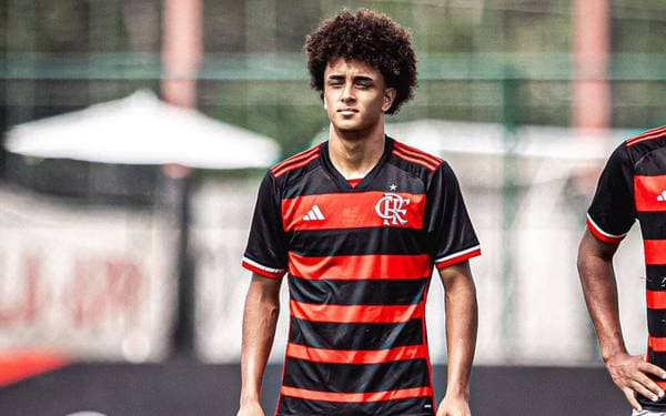 Ryan Roberto não renova com o Flamengo e busca plano de desenvolvimento