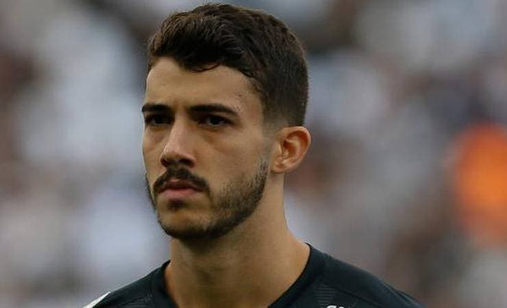Gustavo Henrique, reforço do Flamengo, foi vendedor de hot dog e virou zagueiro porque cresceu demais