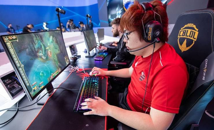 CBLoL: "Focamos mais em nós e menos neles", comenta Djoko sobre vitória do Flamengo