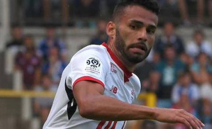 Sem custos, chegada de trio reforça mudança de postura do Flamengo no mercado
