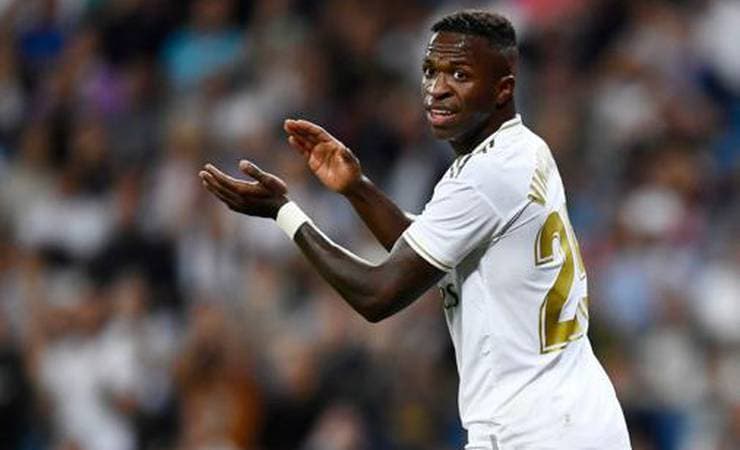Com multa milionária, joia de 16 anos recebe ligação de Vinicius Jr. após golaço na Copa SP