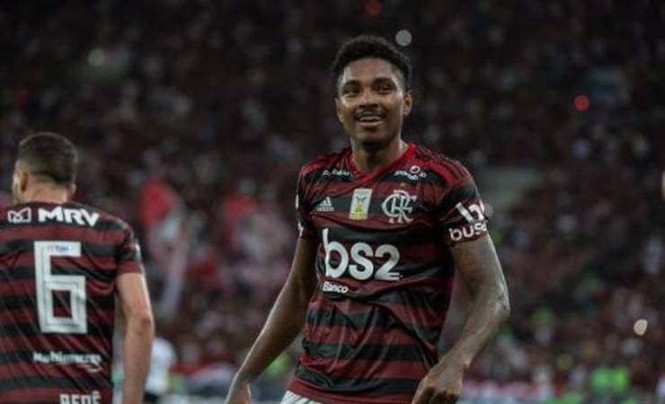 Flamengo não afrouxa quanto a saídas e frisa alternativas para Jesus