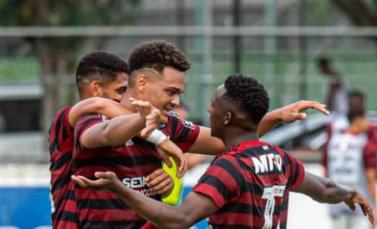 Rodrigo Muniz e Yuri César sonham em levar o entrosamento para o time profissional do Flamengo no Carioca