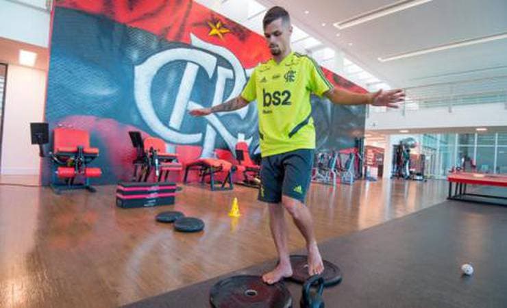 Michael revela ansiedade por encontro com Jorge Jesus:'Ainda não tive contato. Espero conhecer logo'