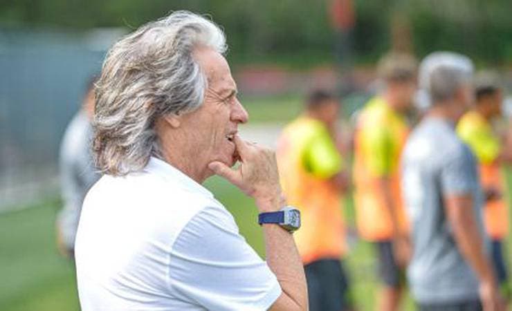Jorge Jesus pode abrir leque com três atacantes do radar de Tite