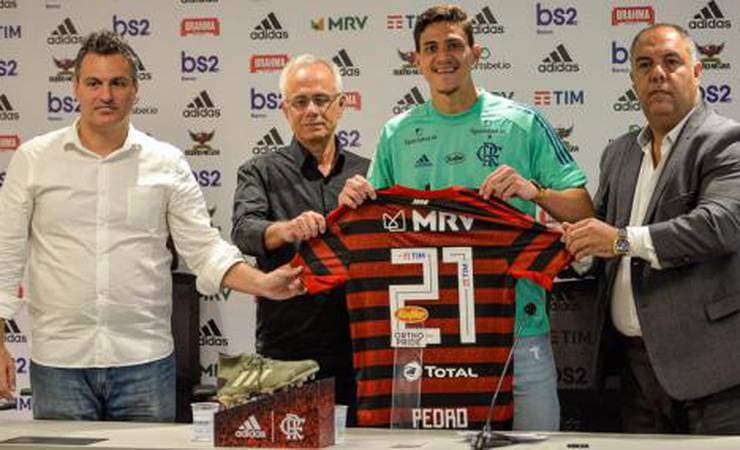 Pedro é apresentado e diz que vai comemorar contra o Flu: 'Com a reverência, minha marca'