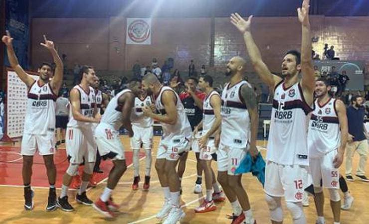 Flamengo e Franca vencem e seguem na briga pela liderança do NBB