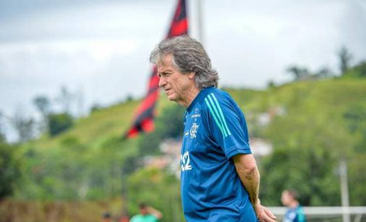 Jorge Jesus doa parte do salário dele para alguns funcionários do Flamengo e vira assunto interno