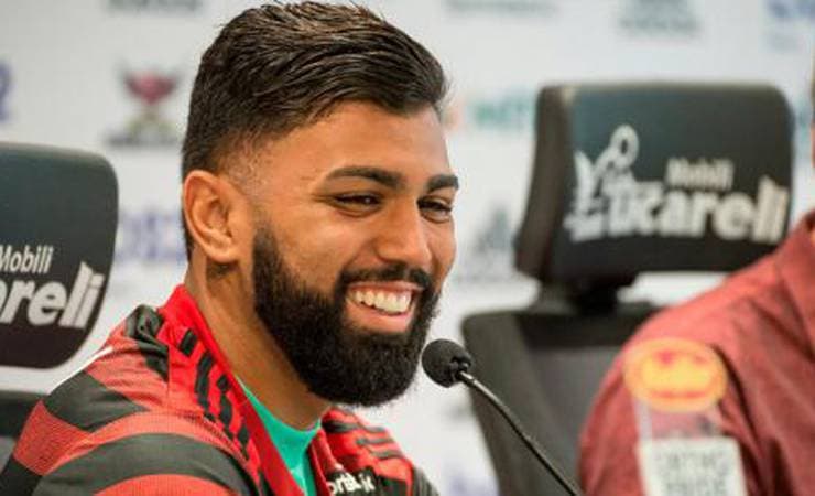 Apresentado, Gabigol se diz 'em casa', faz brincadeira sobre Pedro e avisa: 'Apto para jogar'