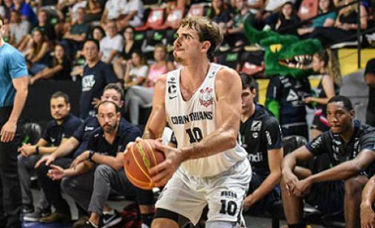 Corinthians perde e Franca pressiona o Flamengo na rodada do NBB