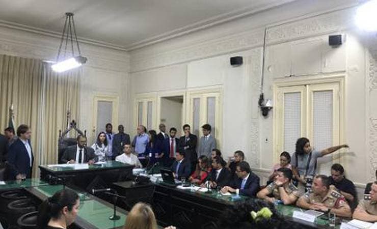 CPI dos Incêndios: Familiares voltam a criticar o Flamengo e dirigentes não comparecem à sessão na Alerj