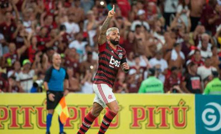 Flamengo vence o Madureira e garante classificação em noite de homenagens no Maracanã