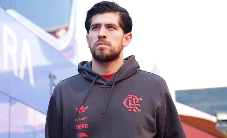Rossi completa três anos no Flamengo e fala sobre a pressão por resultados