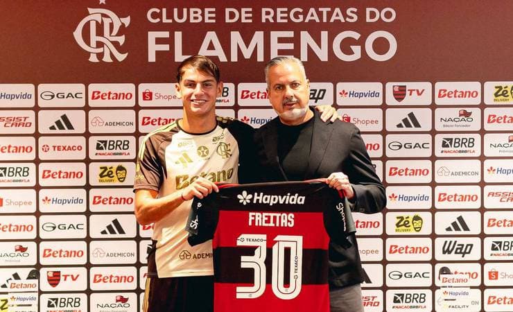 Joaquín Freitas é apresentado no Flamengo e mira títulos e Libertadores