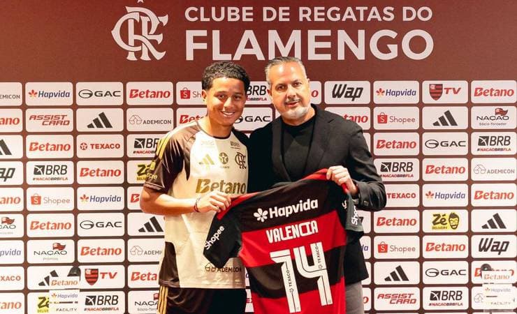 Flamengo apresenta Anthony Valencia e mira estreia no Brasileiro e na Libertadores