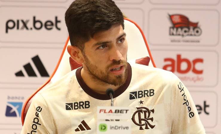 Rossi esclarece “por enquanto” e reafirma permanência no Flamengo até 2027