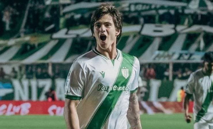 Flamengo busca Tiziano Perrotta, atacante canhoto do Banfield, para o ataque