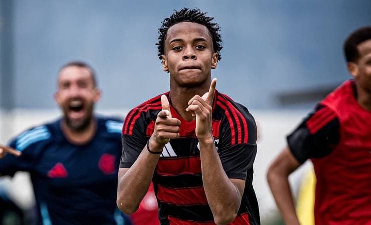 Bayern de Munique monitora Kauã Pavuna, destaque do Flamengo Sub-15