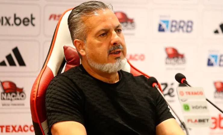 Flamengo negocia com três jogadores em Portugal, diz José Boto