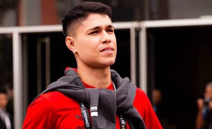 Al Sadd estuda proposta e mira contratação de Luiz Araújo do Flamengo