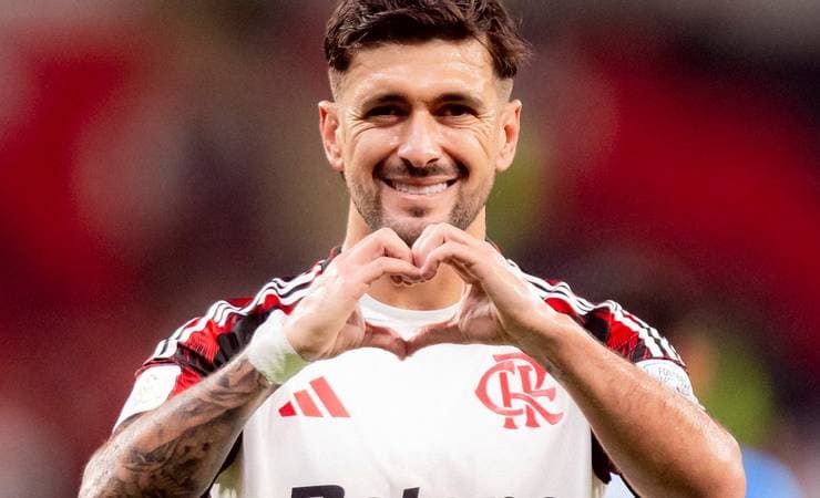 Baptista revela pressão para vender Arrascaeta e destaca recuperação em 2025