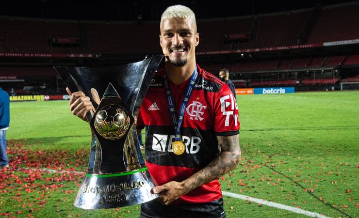 Thuler, ex-Flamengo, é eleito o melhor atleta da J-League