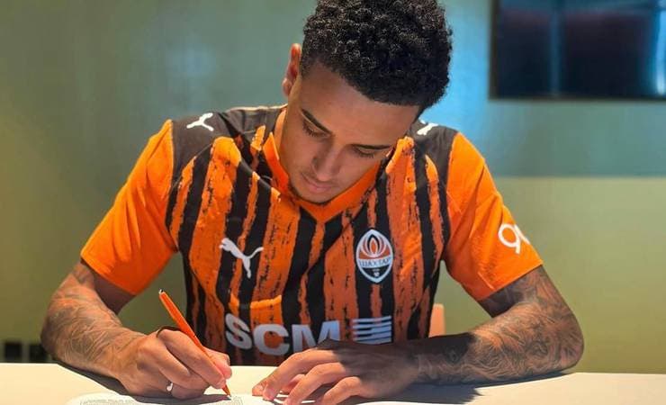 Ryan Roberto oficializa saída do Flamengo para o Shakhtar por 10 milhões de euros