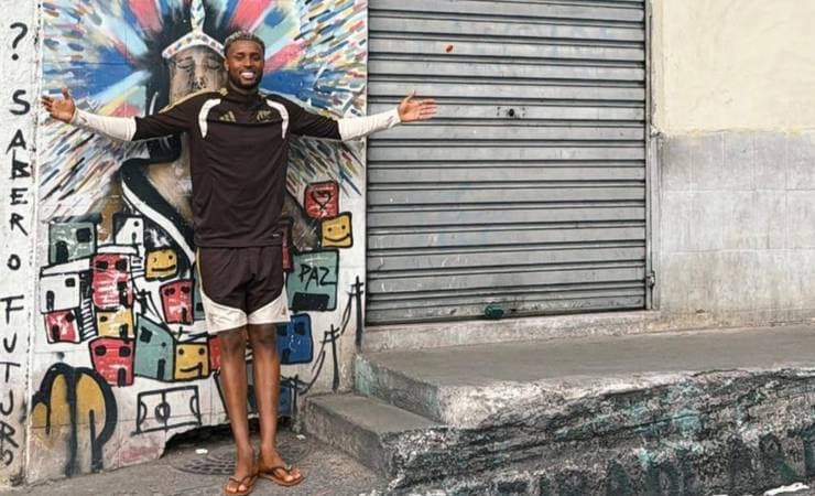 Chermiti usa camisa do Flamengo no Rio e especulação toma conta nas redes