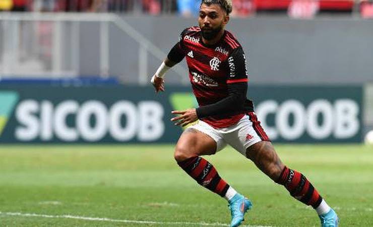Nem árbitro, nem VAR viram toque em Gabigol em pênalti pedido pelo Flamengo