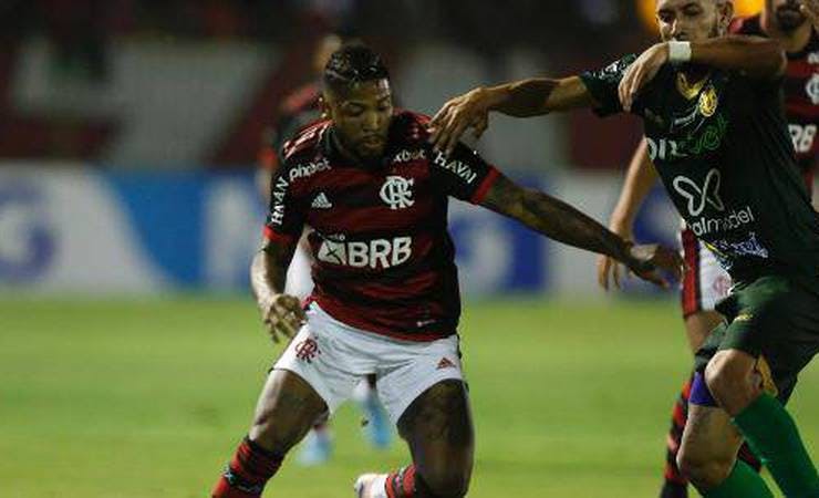 'Rodízio de Paulo Sousa expõe limitações do elenco do Flamengo', diz Rocha