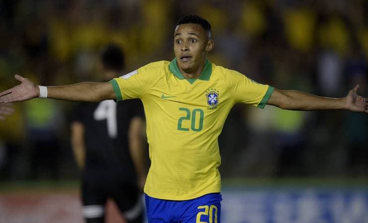 Lázaro, do Flamengo, terá que passar por cirurgia no joelho e está fora da Copinha