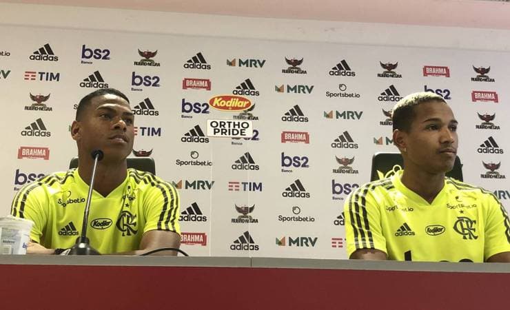 Dupla do Flamengo elogia Maurício Souza e valoriza chance no Carioca: 'Temos que aproveitar'