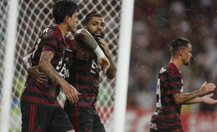 Sombra? Dupla Gabigol e Pedro estreia bem no Flamengo e cria nova opção para Jesus