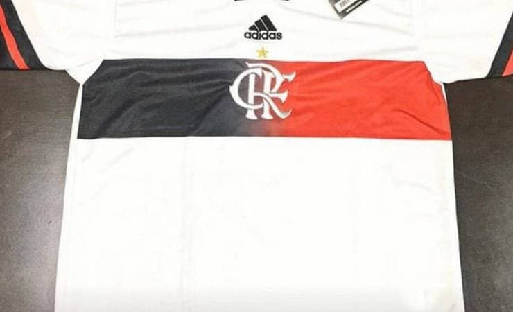 Vaza suposta imagem da nova camisa 2 do Flamengo; veja foto