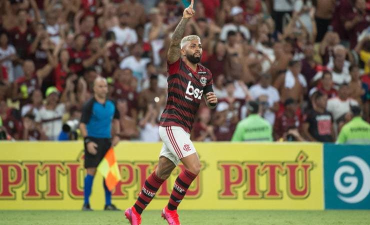 Gabigol iguala Hernane Brocador e se torna o maior artilheiro do Flamengo na década