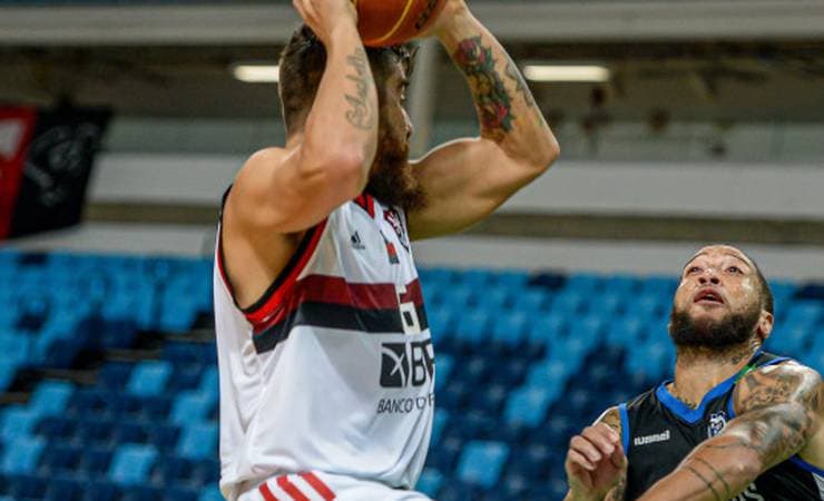 RUMO AO BI! Flamengo vence o Pinheiros por 78 a 75 e está na final do Super 8