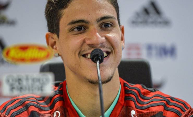 Pedro é apresentado no Ninho do Urubu