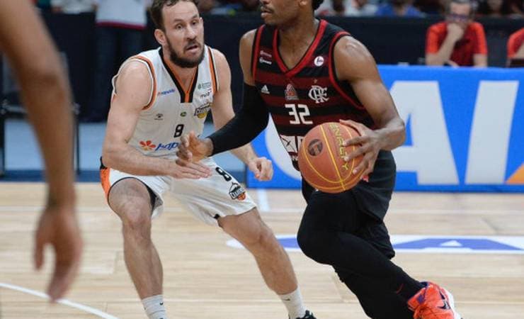 No Maracanãzinho, Mengão joga bem e vence o Basquete Cearense por 78 a 71 pelo NBB 12