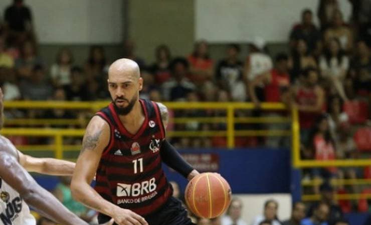Em duelo bastante equilibrado fora de casa, Mengão vence o Mogi por 74 a 69