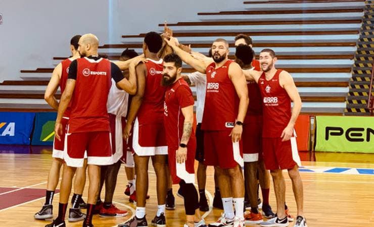 Flamengo treina em SP visando confronto com Paulistano