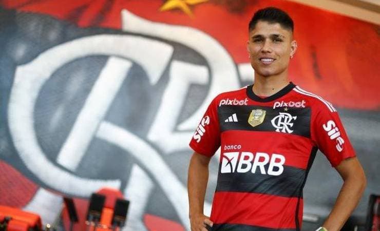 Reforço estreia e empolga torcedores em menos de 20 minutos