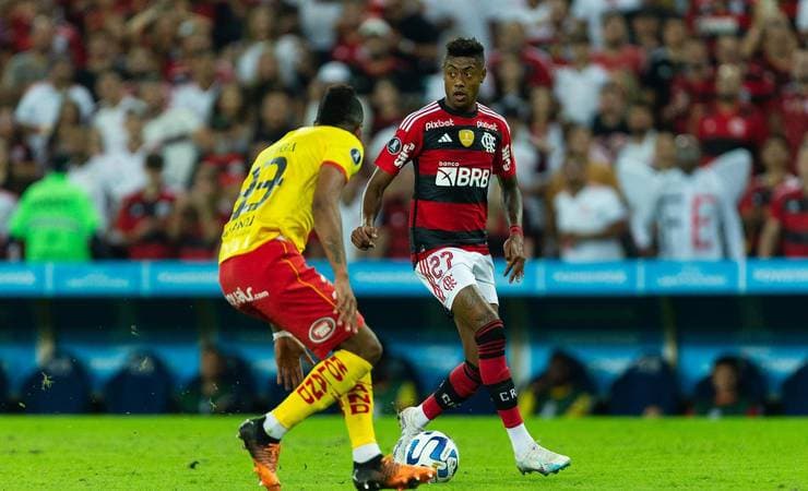 Bruno Henrique detona comentarista por polêmica sobre treinos do Flamengo