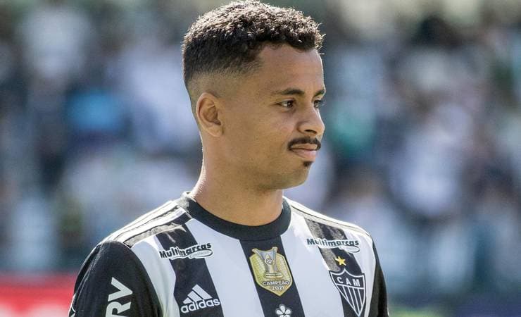 Flamengo anuncia reforço e dá fim a novela da contratação