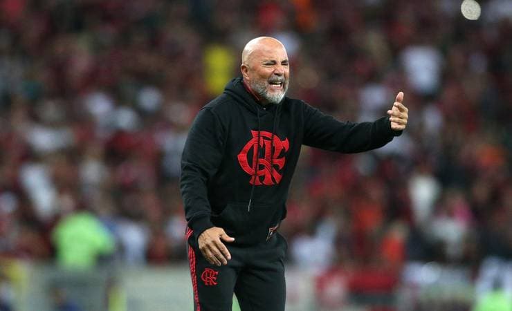 Sampaoli comenta irregularidades do time, mas projeta melhora