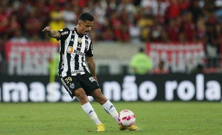 Absoluto no meio-campo: o que ganha o Flamengo ao tirar Allan do Atlético