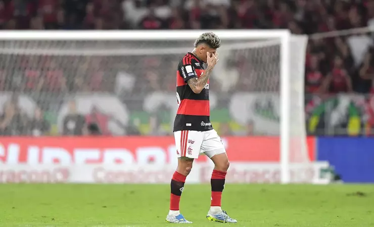 Flamengo vence o Cusco-PER por 3 a 0 e fecha a fase invicto
