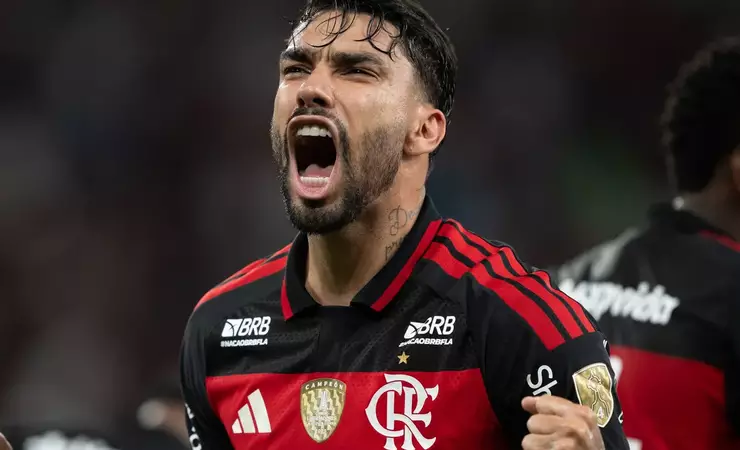 Flamengo vence o Cusco por 3 a 0 e se aproxima da melhor campanha