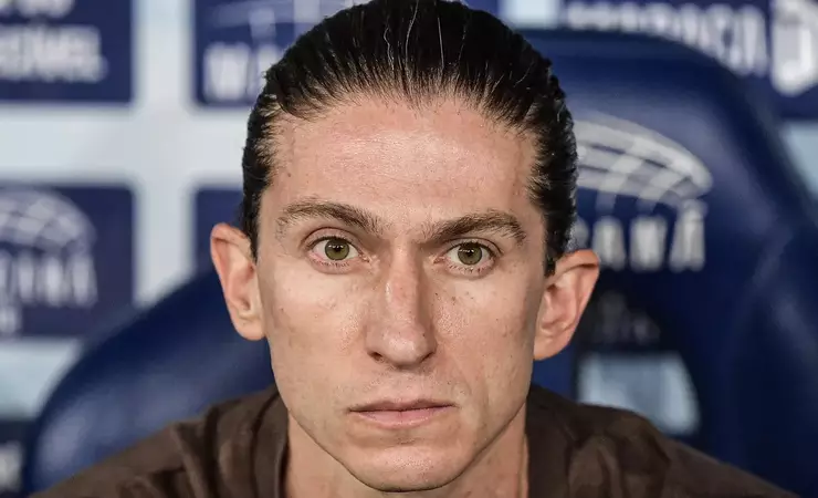 Filipe Luís é favorito para assumir o Bayer Leverkusen, diz Sky