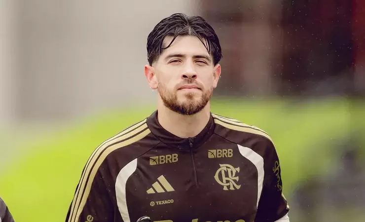 Rossi perde espaço no Flamengo e Besiktas mira contratação após a Copa