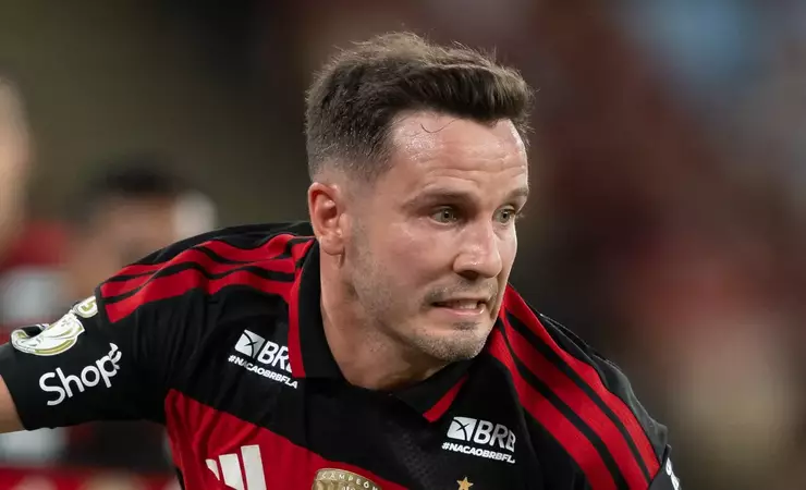 Saúl abre mão de férias e tenta recuperar forma no Flamengo após cirurgia